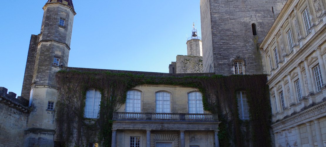 photo vieille ville uzes