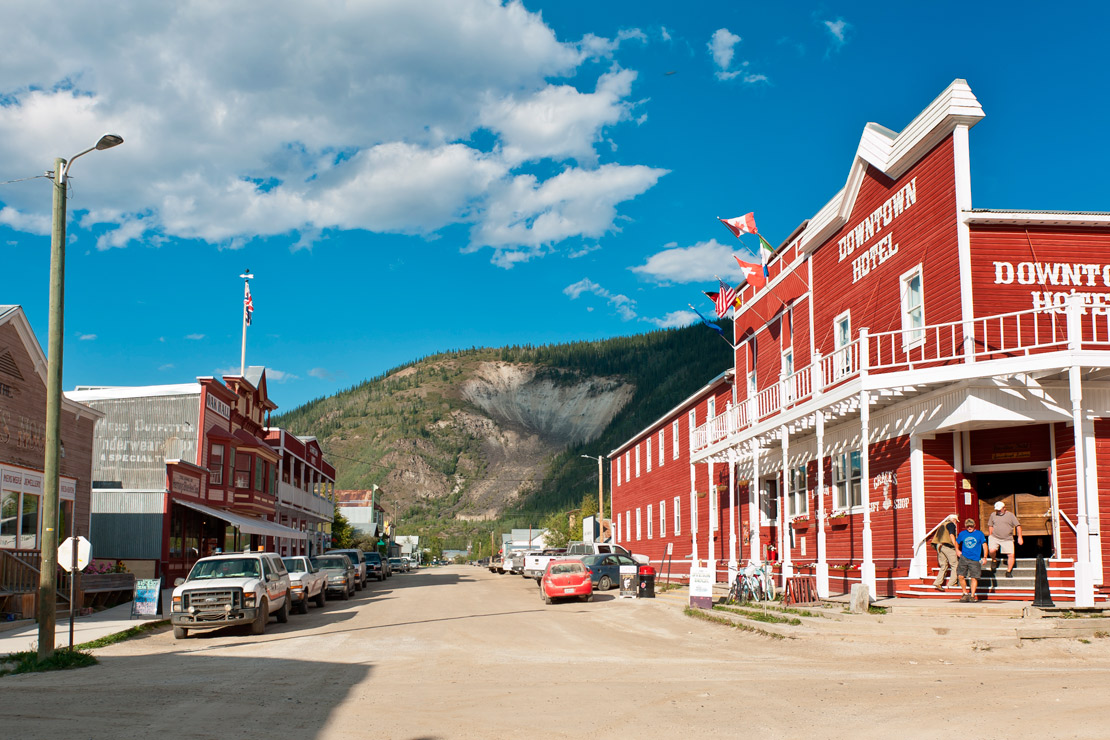 photo down city yukon au canada