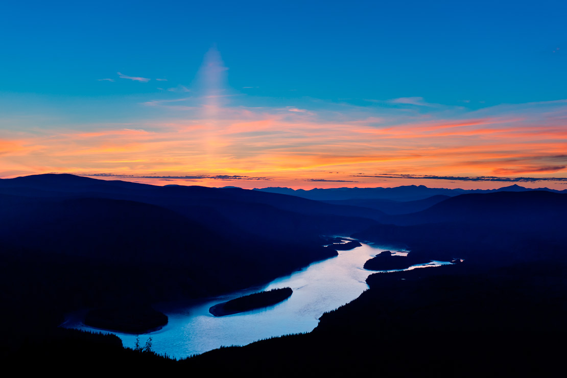 photo montagen yukon de nuit