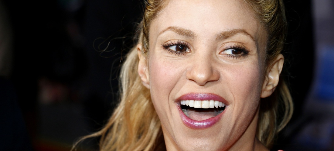 Shakira (47) gebruikt blijkbaar al jaren dit betaalbare product voor haar jeugdige huid